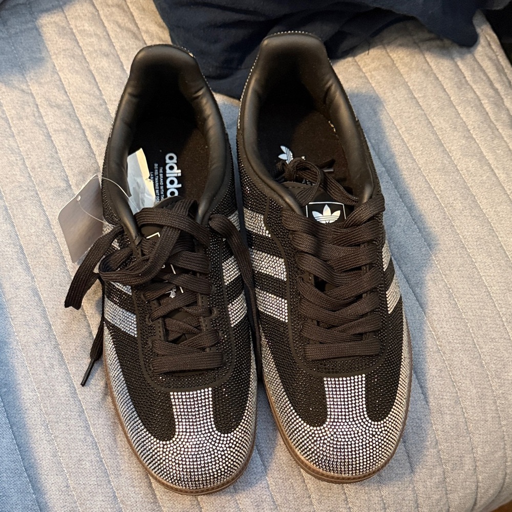 Adidas Samba OG Black and Silver Sneakers - Picture 3 of 5
